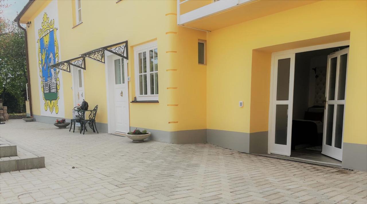 Villabaroque_Егер Екстериор снимка