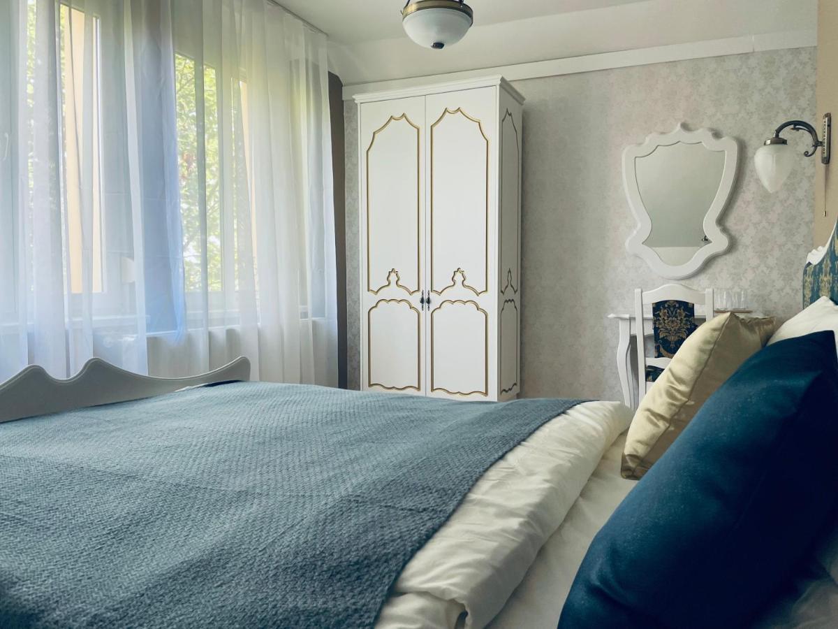 Villabaroque_Егер Екстериор снимка
