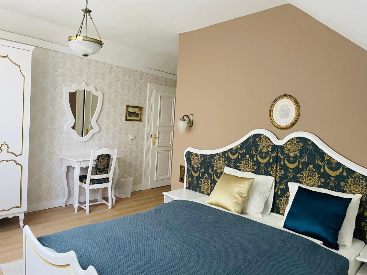 Villabaroque_Егер Екстериор снимка