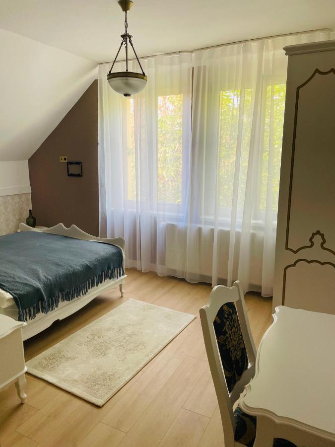 Villabaroque_Егер Екстериор снимка